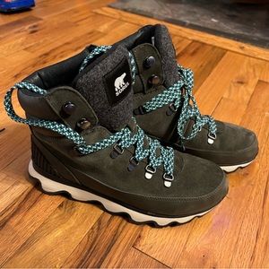 Sorel Women’s Kinetic Conquest Boots